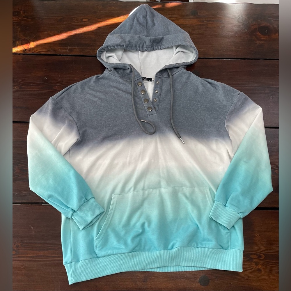 Women’s Size Small Ombré Hoodie Faroro Soft Pockets Teal Gray White